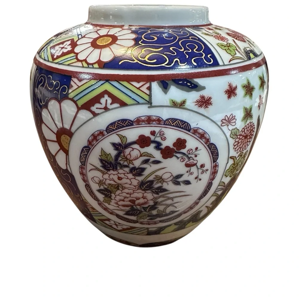 Vintage Imari Empress‎ Vase Made in Japan 5.5” Porcelain decor Floral designs